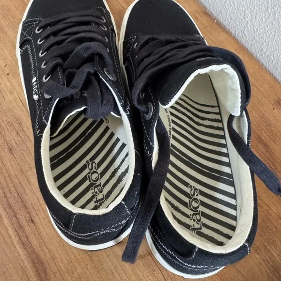 Taos Footwear Excellent condition! - Picture 7 of 8